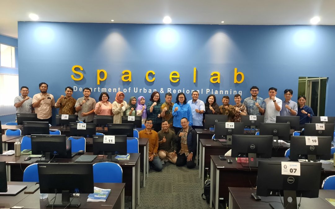PELATIHAN GIS BAGI KARYASISWA BAPPENAS